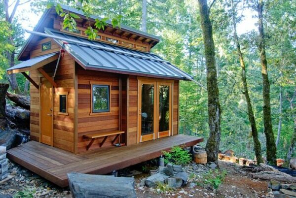 petite cabane en forêt