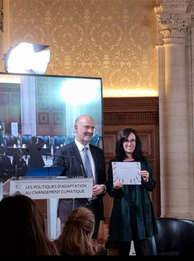 photo d"Anna Millot redevant son prix